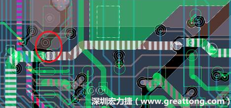 慢慢確認CAF發生的位置后，可以配合Gerber查看PCB的結構是否有通孔太近或是線路太近的問題。