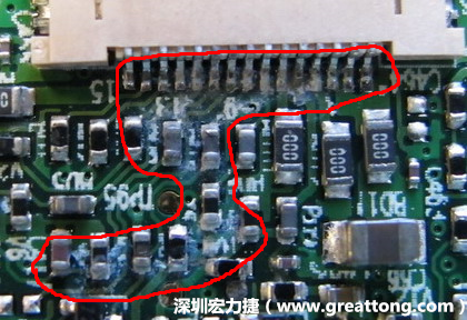 電路板疑似腐蝕氧化，懷疑電流異常過熱造成