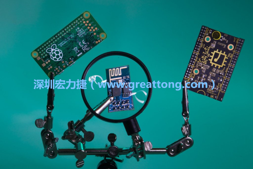 A Raspberry Pi Zero、ESP8266和CHIP。
