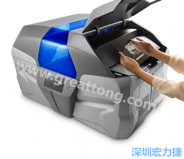 利用3D列印機器可制造多層板。